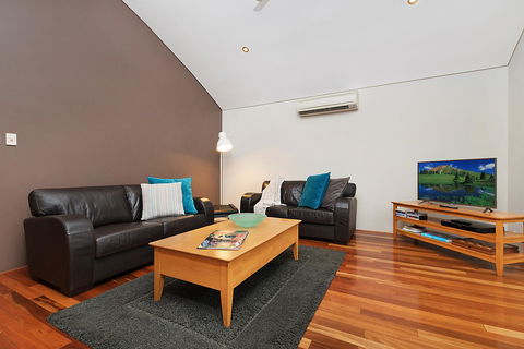 Sunset On Fearn - Accommodation Burleigh 5