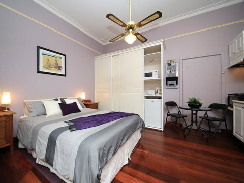 Dawson Accommodation - Accommodation Burleigh 0