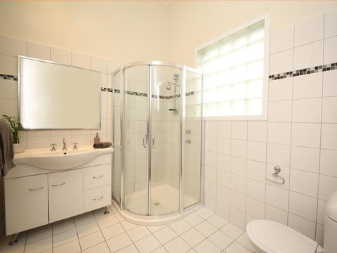 Dawson Accommodation - Accommodation Burleigh 5