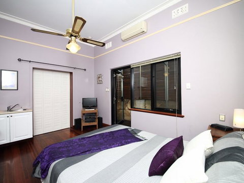 Dawson Accommodation - Accommodation Burleigh 2