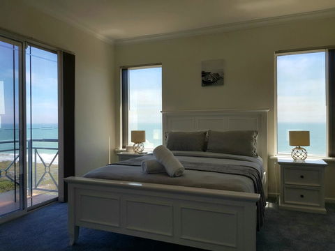 Caravel Beach House Mandurah - Accommodation Burleigh 12
