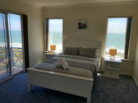 Caravel Beach House Mandurah - Accommodation Burleigh 16
