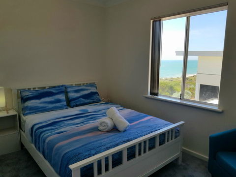 Caravel Beach House Mandurah - Accommodation Burleigh 3