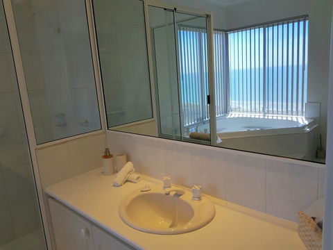 Caravel Beach House Mandurah - Accommodation Burleigh 13