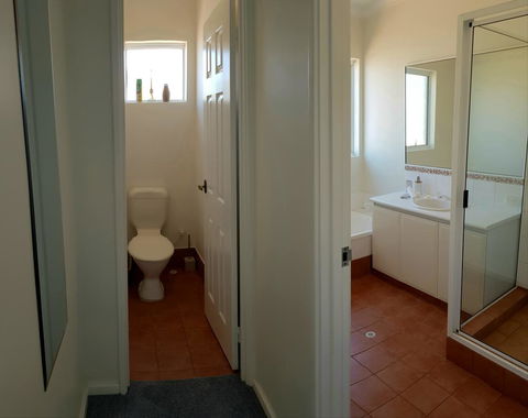 Caravel Beach House Mandurah - Accommodation Burleigh 10