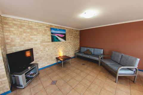 Esperance Foreshore Apartments - Accommodation Burleigh 42