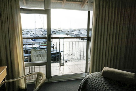 Oceanside 22 - Accommodation Burleigh 13
