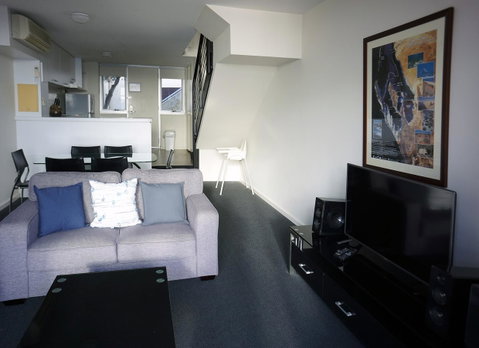 Oceanside 22 - Accommodation Burleigh 2