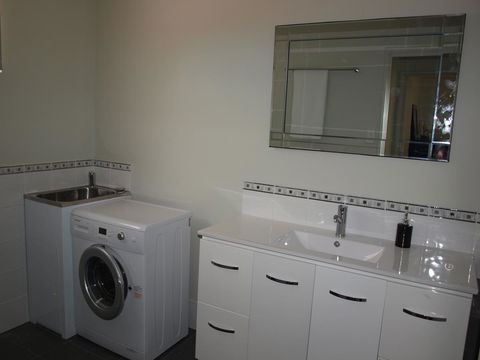 Hamersley Apartment - Accommodation Burleigh 7