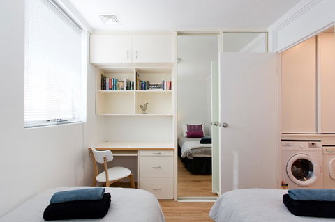 Ocean Breeze Apartment - Accommodation Burleigh 27