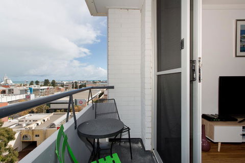 Ocean Breeze Apartment - Accommodation Burleigh 1