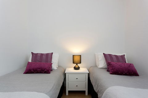 Ocean Breeze Apartment - Accommodation Burleigh 29