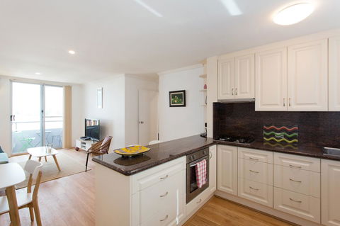 Ocean Breeze Apartment - Accommodation Burleigh 13