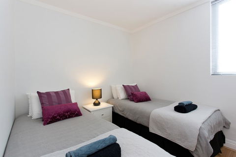 Ocean Breeze Apartment - Accommodation Burleigh 30