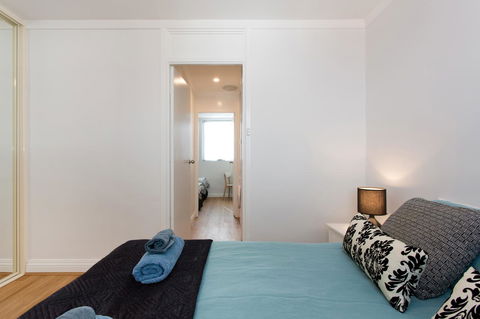Ocean Breeze Apartment - Accommodation Burleigh 33