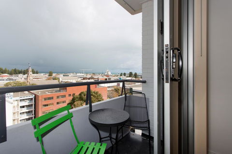 Ocean Breeze Apartment - Accommodation Burleigh 7