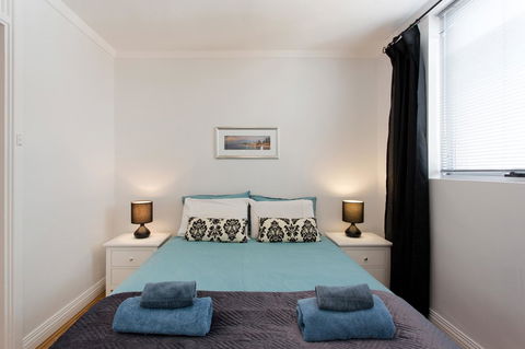 Ocean Breeze Apartment - Accommodation Burleigh 35