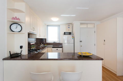Ocean Breeze Apartment - Accommodation Burleigh 11