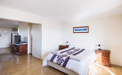 Studio 305 - Accommodation Burleigh 1