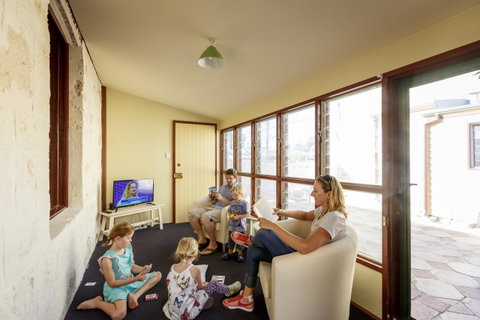 Fremantle Colonial Cottages - Accommodation Burleigh 13