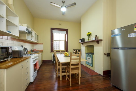 Fremantle Colonial Cottages - Accommodation Burleigh 1