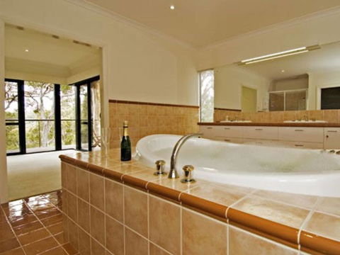 Arum - Close To The Margaret River - Accommodation Burleigh 6