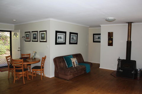 Francisca\'s Cottage - Accommodation Burleigh 4