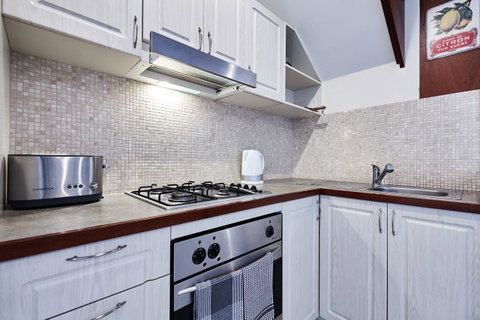 Fremantle Townhouse Unit 4 - Accommodation Burleigh 7