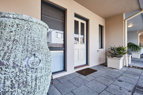 Fremantle Townhouse Unit 4 - Accommodation Burleigh 3
