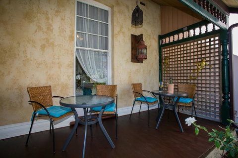 Danum House - Accommodation Burleigh 17