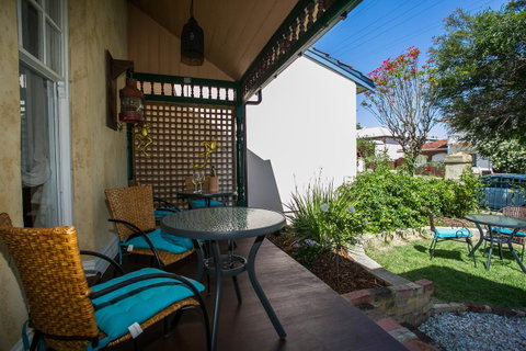 Danum House - Accommodation Burleigh 20
