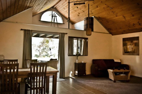 Scotsdale Valley Studios - Accommodation Burleigh 7
