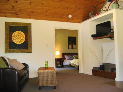 Scotsdale Valley Studios - Accommodation Burleigh 5