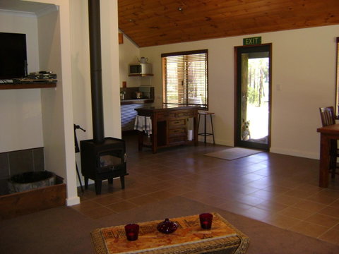 Scotsdale Valley Studios - Accommodation Burleigh 17