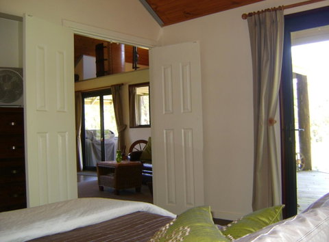 Scotsdale Valley Studios - Accommodation Burleigh 10
