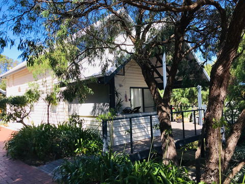 Zephyr Studio - Accommodation Burleigh 1