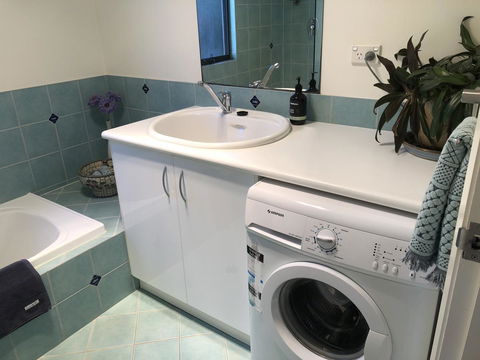 Zephyr Studio - Accommodation Burleigh 20