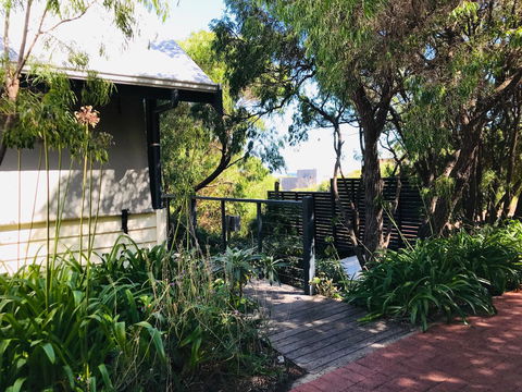 Zephyr Studio - Accommodation Burleigh 22
