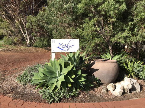 Zephyr Studio - Accommodation Burleigh 23