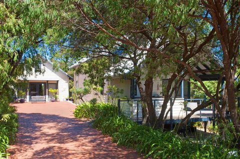 Zephyr Studio - Accommodation Burleigh 24