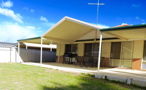 Silver Gull Family Retreat - Accommodation Burleigh 13