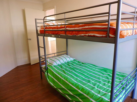 Silver Gull Family Retreat - Accommodation Burleigh 6