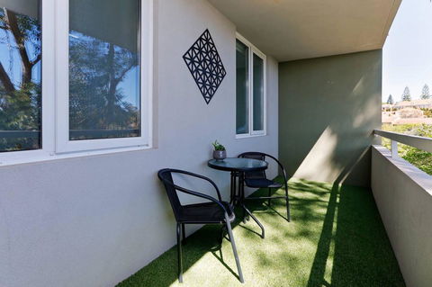 SEA BREEZE â€“ Between Cottesloe Beach & Swan River - Accommodation Burleigh 12