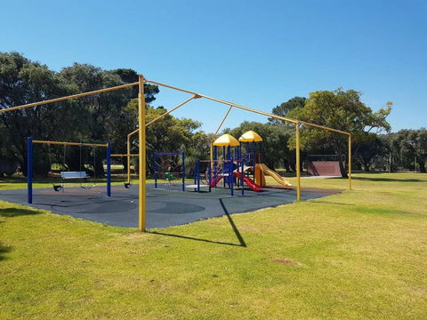 SEA BREEZE â€“ Between Cottesloe Beach & Swan River - Accommodation Burleigh 20