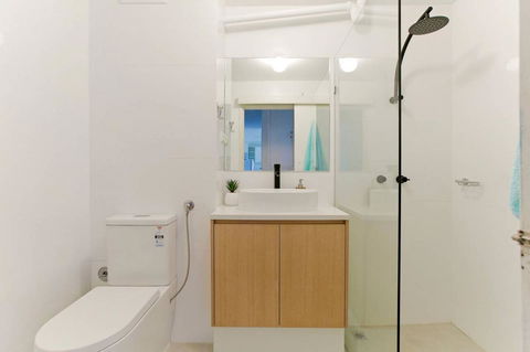 SEA BREEZE â€“ Between Cottesloe Beach & Swan River - Accommodation Burleigh 5