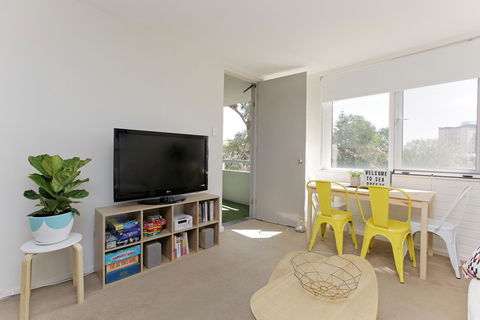 SEA BREEZE â€“ Between Cottesloe Beach & Swan River - Accommodation Burleigh 1