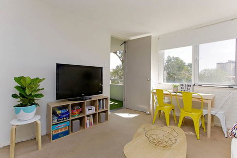 SEA BREEZE â€“ Between Cottesloe Beach & Swan River - Accommodation Burleigh 19