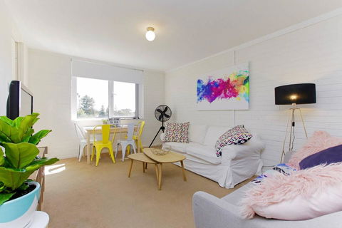SEA BREEZE â€“ Between Cottesloe Beach & Swan River - Accommodation Burleigh 10