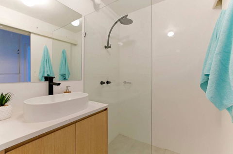 SEA BREEZE â€“ Between Cottesloe Beach & Swan River - Accommodation Burleigh 11