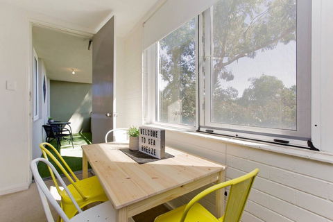 SEA BREEZE â€“ Between Cottesloe Beach & Swan River - Accommodation Burleigh 9